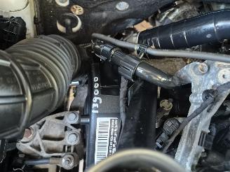 Volkswagen Transporter 2.0 TDI L2 H1 DC Comfortline SCHADEVRIJ! picture 20