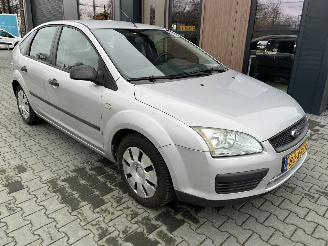 Schadeauto Ford Focus 1.4-16V Ambiente Airco 2005/1