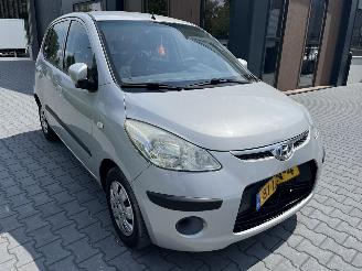 uszkodzony samochody osobowe Hyundai I-10 1.25i Dynamic Cool 2010/3