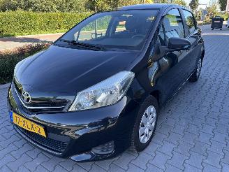 škoda osobní automobily Toyota Yaris 1.0 VVT-i Aspiration  Clima Navi Camera 2012/8
