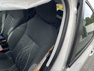 Peugeot 208 1.2 e-VTi  Automaat  Navi Clima Pdc picture 7