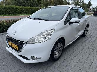 Peugeot 208 1.2 e-VTi  Automaat  Navi Clima Pdc picture 3