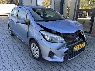 Toyota Yaris 1.5 Hybride Aspiration. Navi Camera cruise Clima picture 2