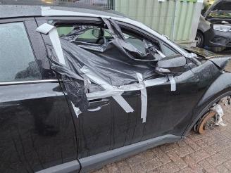 Toyota C-HR C-HR (X1,X5), SUV, 2016 2.0 16V Hybrid picture 5