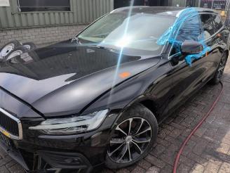 Auto da rottamare Volvo V-60 V60 II (ZW), Combi, 2018 2.0 B3 16V Mild Hybrid 2020/8