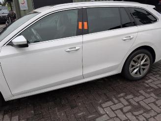 Skoda Octavia Octavia Combi (NXAC), Combi 5-drs, 2019 1.0 TSI 12V picture 3