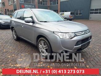 Auto da rottamare Mitsubishi Outlander Outlander (GF/GG), SUV, 2012 / 2022 2.2 DI-D 16V Clear Tec 4x2 2013/9
