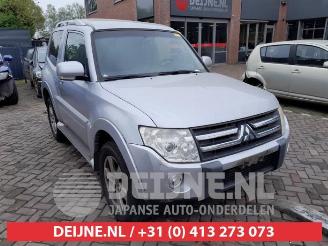 demontáž osobní automobily Mitsubishi Pajero Pajero Hardtop (V8/9), Terreinwagen, 2007 3.2 DI-D 16V Autom. 2007/9