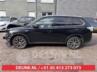 Mitsubishi Outlander Outlander (GF/GG), SUV, 2012 / 2022 2.0 16V PHEV 4x4 picture 4