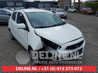 Vrakbiler auto Mitsubishi Space-star Space Star (A0), Hatchback, 2012 1.0 12V 2016/9