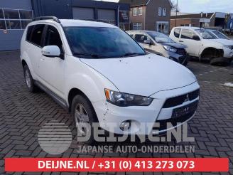 Vrakbiler auto Mitsubishi Outlander Outlander (CW), SUV, 2006 / 2012 2.0 16V 4x2 2010/9