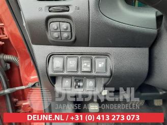 Nissan Leaf Leaf (ZE0), Hatchback, 2010 / 2017 Leaf picture 20