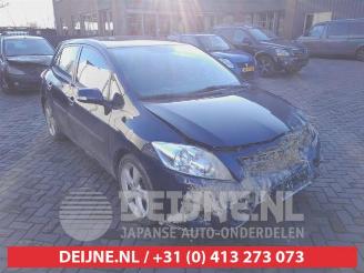 Salvage car Toyota Auris Auris (E15), Hatchback, 2006 / 2012 1.8 16V HSD Full Hybrid 2013/1