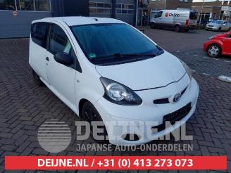 Salvage car Toyota Aygo Aygo (B10), Hatchback, 2005 / 2014 1.0 12V VVT-i 2011/4