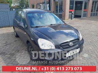 Coche siniestrado Kia Carens Carens III (FG), MPV, 2006 / 2013 2.0i CVVT 16V 2007/10