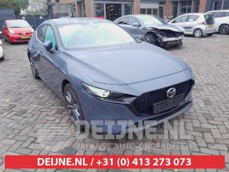 Vrakbiler auto Mazda 3 3 Sport (BP), Hatchback, 2018 2.0 e-SkyActiv-G 150 16V 2021/6