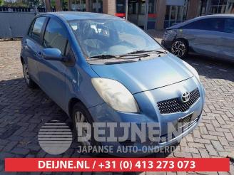 Salvage car Toyota Yaris Yaris II (P9), Hatchback, 2005 / 2014 1.3 16V VVT-i 2006/4