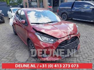 Coche siniestrado Toyota Yaris Yaris IV (P21/PA1/PH1), Hatchback, 2020 1.5 12V VVT-i 2020/12