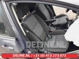 Mazda 5 5 (CR19), MPV, 2004 / 2010 2.0 CiDT 16V High Power picture 12