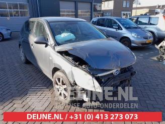 Coche siniestrado Hyundai I-30 i30 (FD), Hatchback, 2007 / 2011 1.6 CVVT 16V 2007/11