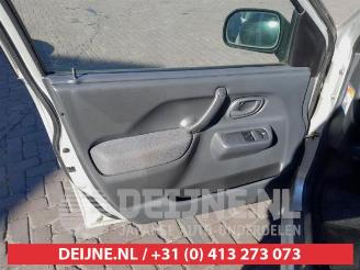 Suzuki Ignis Ignis (FH), Hatchback, 2000 / 2005 1.3 16V picture 10