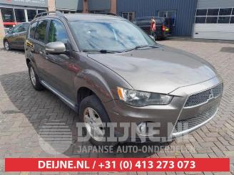 Vrakbiler auto Mitsubishi Outlander Outlander (CW), SUV, 2006 / 2012 2.0 16V 4x2 2011/1