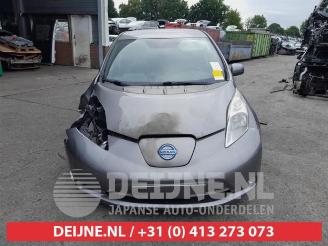 Nissan Leaf Leaf (ZE0), Hatchback, 2010 / 2017 Leaf picture 2