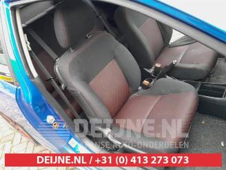 Honda Civic Civic (EP/EU), Hatchback 3-drs, 2000 / 2005 1.4 16V picture 12