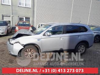 Mitsubishi Outlander Outlander (GF/GG), SUV, 2012 / 2022 2.0 16V PHEV 4x4 picture 4