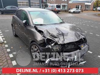 Salvage car Mazda 2 2 (DJ/DL), Hatchback, 2014 1.5 SkyActiv-G 90 2017/4