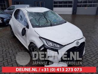 Vrakbiler auto Toyota Yaris Yaris IV (P21/PA1/PH1), Hatchback, 2020 1.5 12V Hybrid 115 2024/8