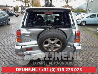 Toyota Rav-4 RAV4 (A2), Terreinwagen, 2000 / 2005 2.0 16V VVT-i 4x4 picture 6