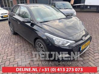 Vrakbiler auto Hyundai I-20 i20 (GBB), Hatchback, 2014 / 2020 1.2i 16V 2016/6