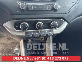 Kia Rio Rio III (UB), Hatchback, 2011 / 2017 1.2 CVVT 16V picture 11