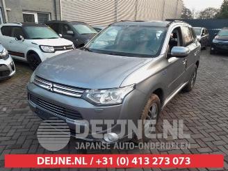 Mitsubishi Outlander Outlander (GF/GG), SUV, 2012 / 2022 2.0 16V PHEV 4x4 picture 3