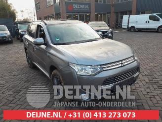 Auto da rottamare Mitsubishi Outlander Outlander (GF/GG), SUV, 2012 / 2022 2.0 16V PHEV 4x4 2013/12