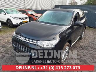 Mitsubishi Outlander Outlander (GF/GG), SUV, 2012 / 2022 2.0 16V PHEV 4x4 picture 3