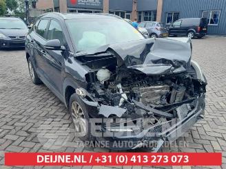 Salvage car Hyundai Tucson Tucson (TL), SUV, 2015 1.7 CRDi 16V 2WD 2016