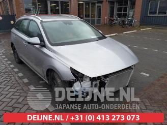 Coche siniestrado Hyundai I-30 i30 Wagon (PDEF5), Combi, 2017 1.5 DPi 16V 2022/1