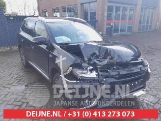 Sloopauto Mitsubishi Outlander Outlander (GF/GG), SUV, 2012 / 2022 2.0 16V PHEV 4x4 2015/12