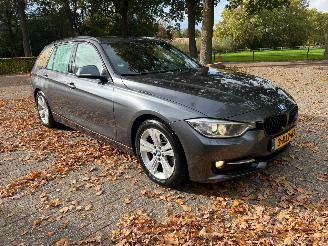 BMW 3-serie 320i Executive Sport Aut. picture 4