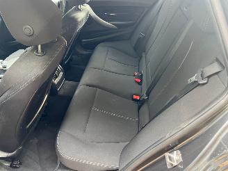 BMW 3-serie 320i Executive Sport Aut. picture 16