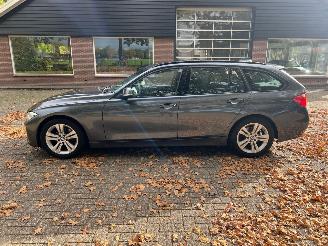 BMW 3-serie 320i Executive Sport Aut. picture 2
