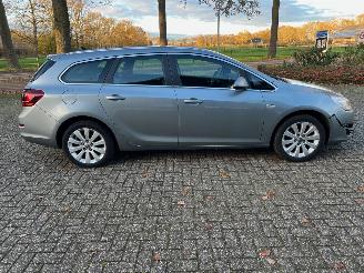 Opel Astra 1.7 cdti Sports Tourer Cosmo picture 3