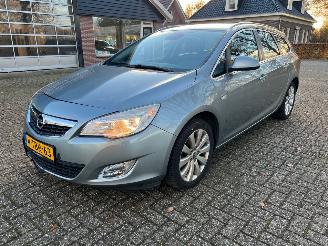 Schadeauto Opel Astra 1.7 cdti Sports Tourer Cosmo 2012/1