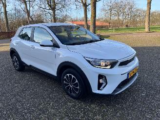 Voiture accidenté Kia Stonic MHEV Comfortline 2022/1