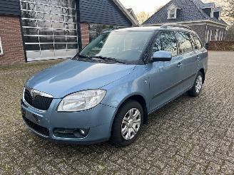 Coche accidentado Skoda Fabia 1.6 16v Ambiente 2008/12
