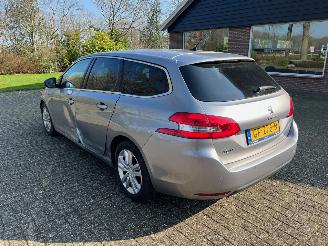 Peugeot 308 1.6 BluedHdi Pack picture 5