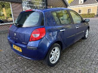 Renault Clio 1.4 16v Dynamique Line picture 4