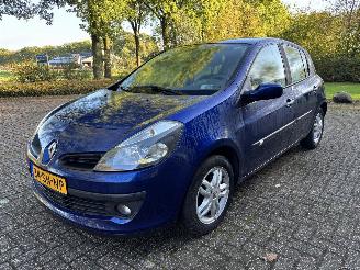 škoda osobní automobily Renault Clio 1.4 16v Dynamique Line 2006/3